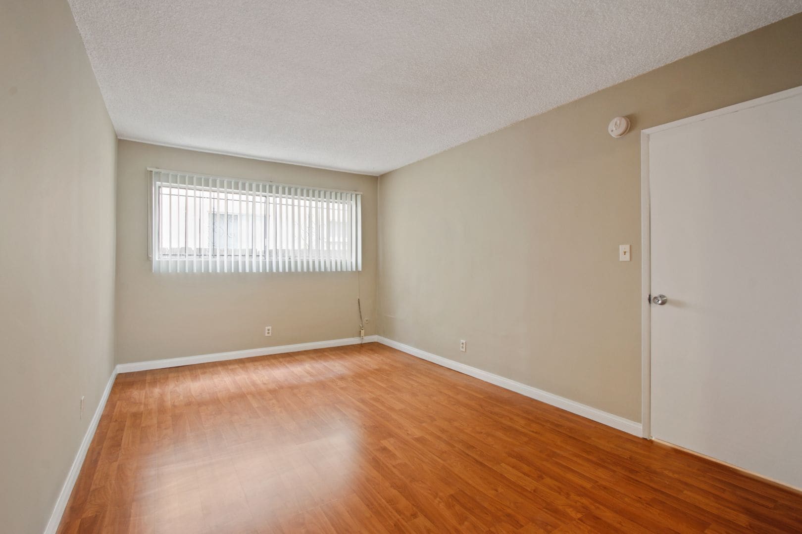 Building Photo - 3735 Mentone Ave