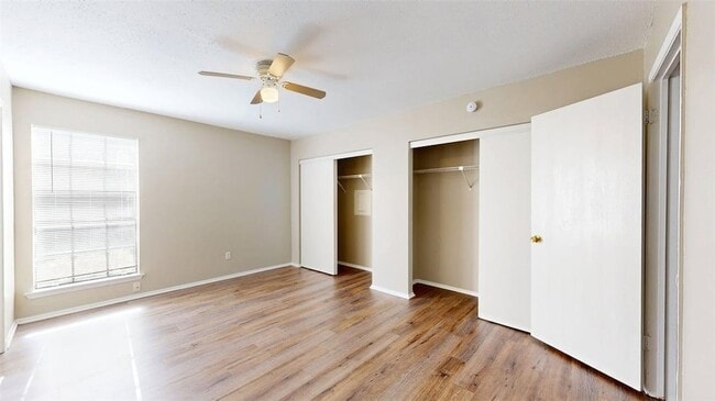 Building Photo - 1016 Autumn Cir