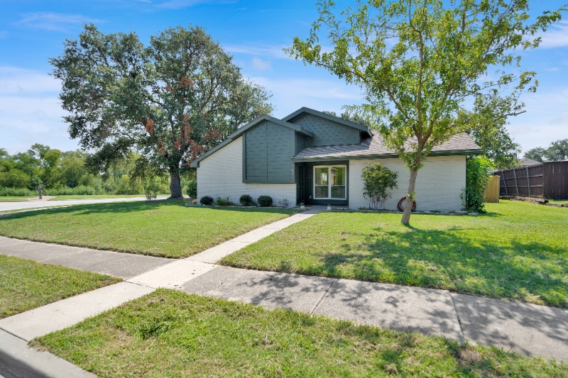 Primary Photo - 2038 Sancerre Ln