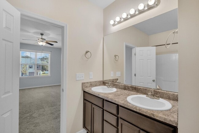 Building Photo - Carolina Forest Townhome- Available Now!