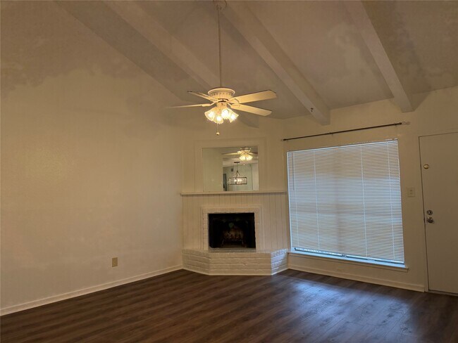 Building Photo - 1100 Augusta Dr