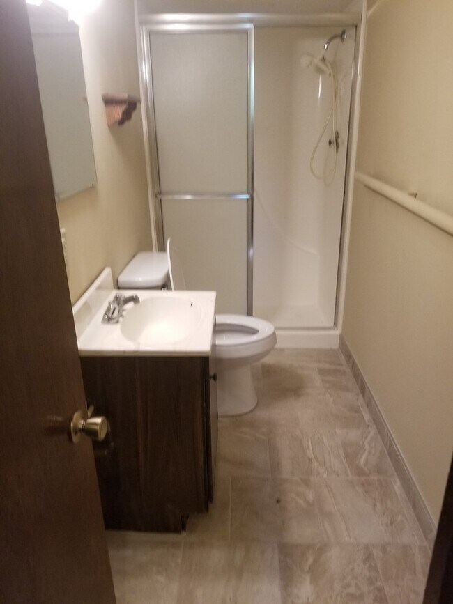 Building Photo - ONLY Showing this House May 12th  between ...