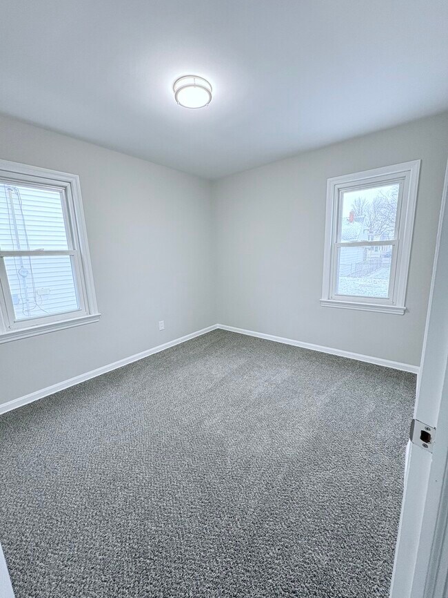 Building Photo - Newly Renovated 3BR 2BA Home w/ Garage + Washer/Dryer in the heart of Wickliffe, OH.