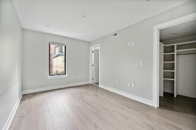 Building Photo - 3834 Baring St