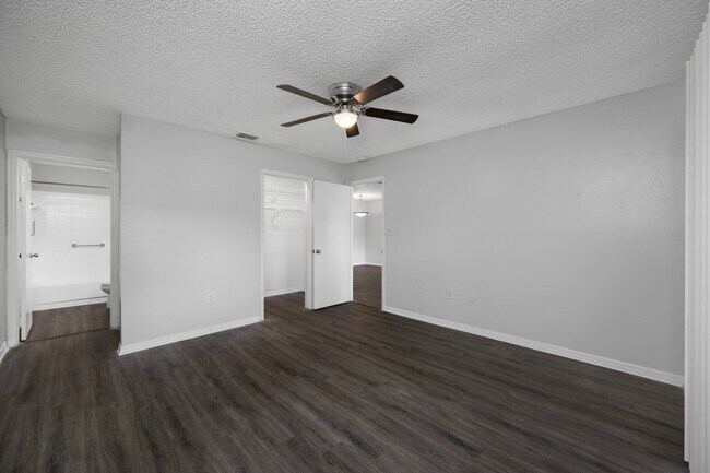 Building Photo - 10709 Yorkshire Ct