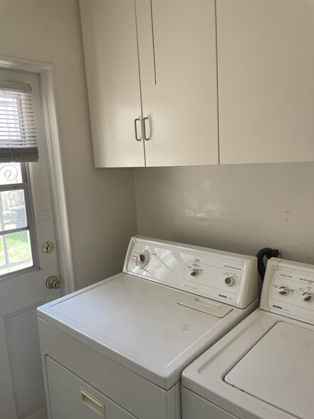 Building Photo - 1703 Selby Ave