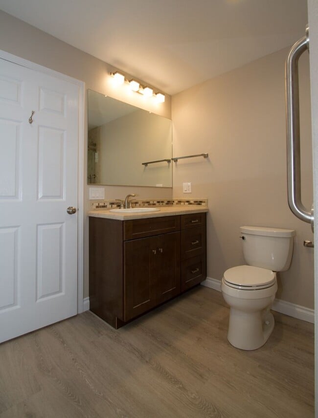 Building Photo - 2 Bedroom, 1 Bath with view of the Bay in ...