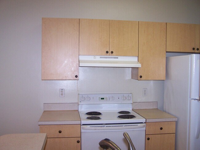 Building Photo - 10360 Fox Trail Rd S