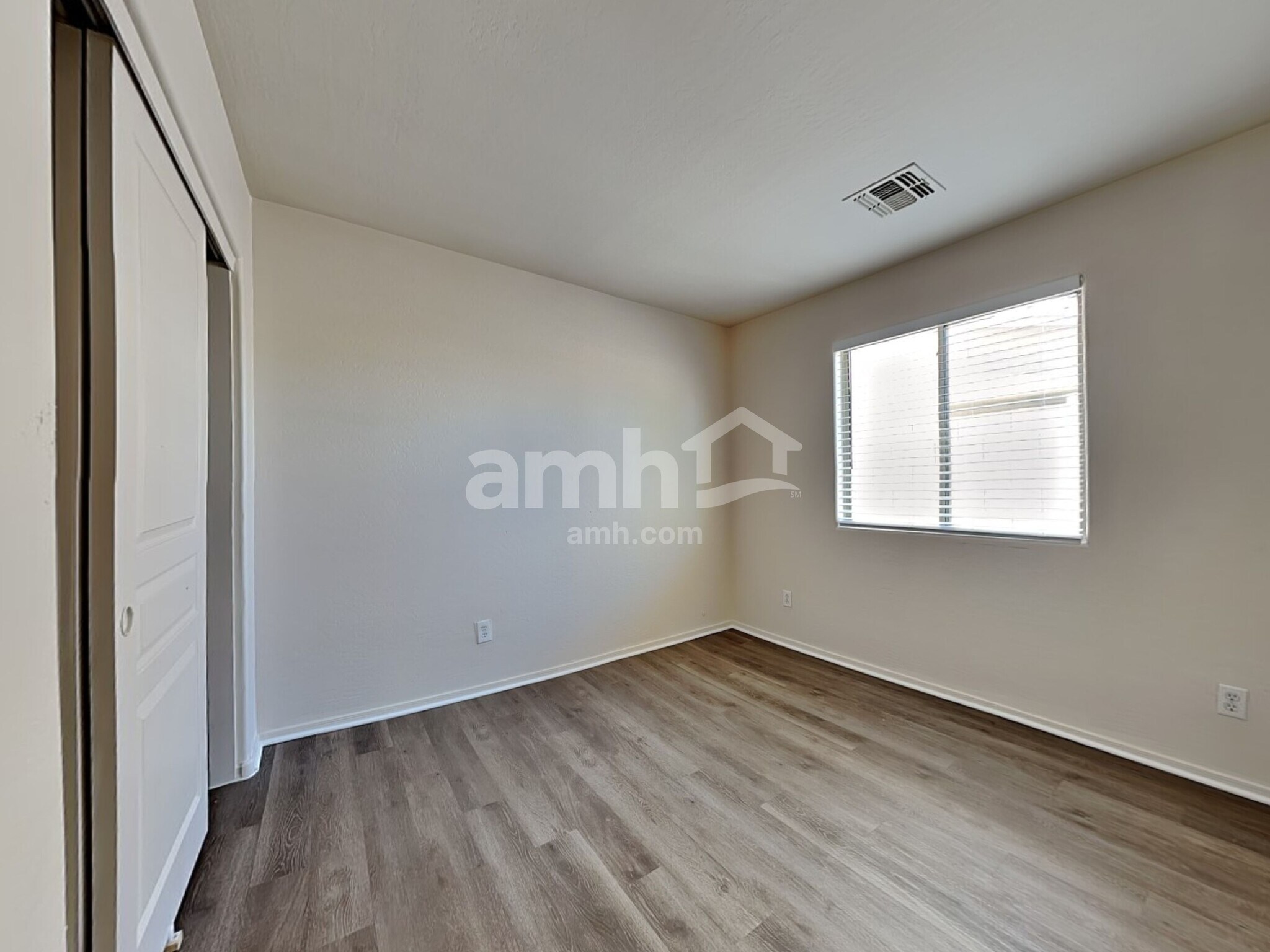 Building Photo - 11210 W Rio Vista Ln