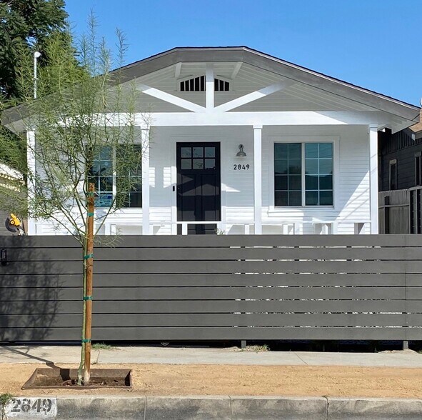 Building Photo - 2849 Knox Ave