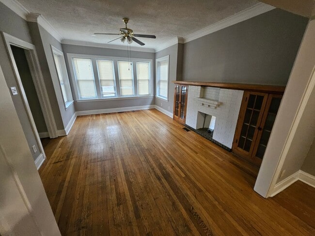 Building Photo - 6136 S Richmond St