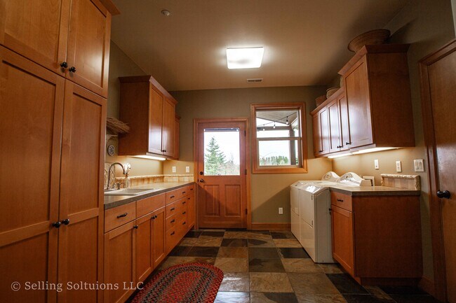 Building Photo - 5010 SE 362nd Ave