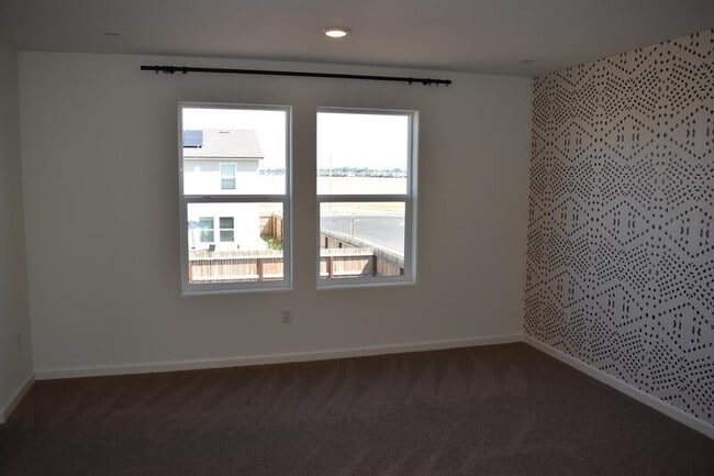 Building Photo - 703 Irma Dr