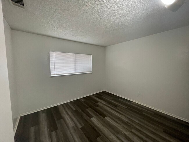Building Photo - 13191 Kiowa Rd