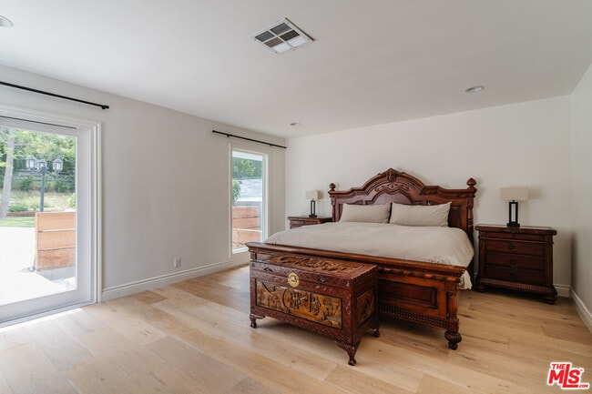 Building Photo - 15514 Del Gado Dr