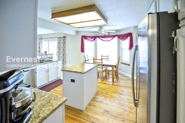 Building Photo - 18618 E Grand Cir