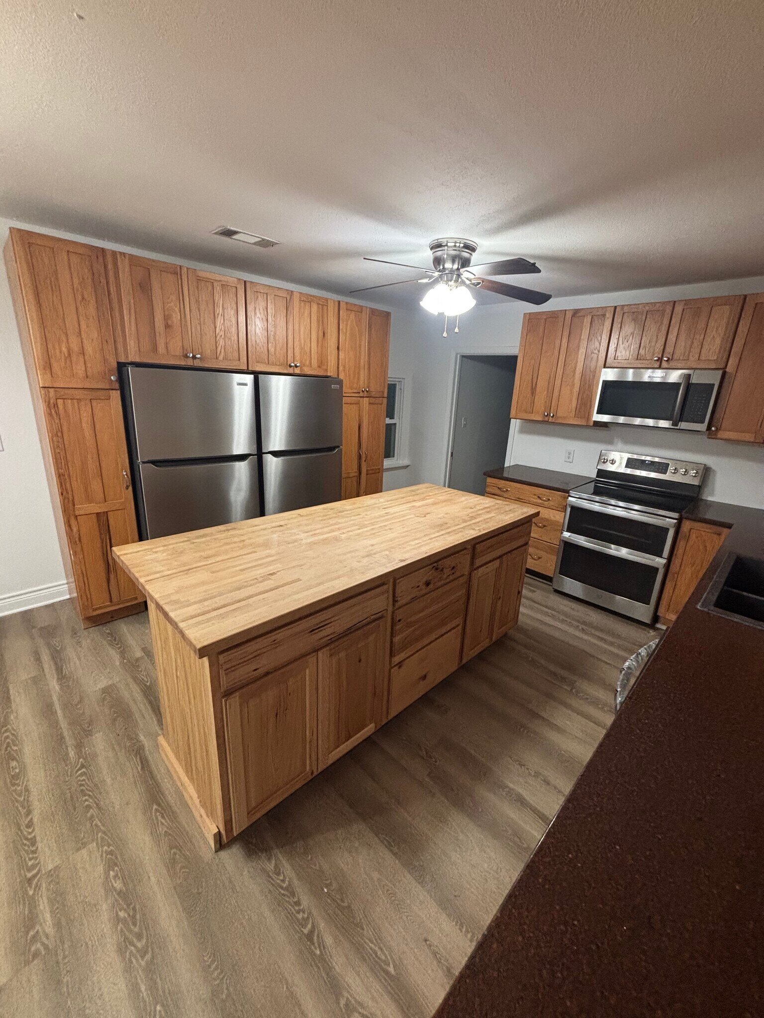 Building Photo - 2218 Saunders St