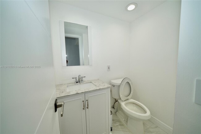 Building Photo - 2541 Aragon Blvd