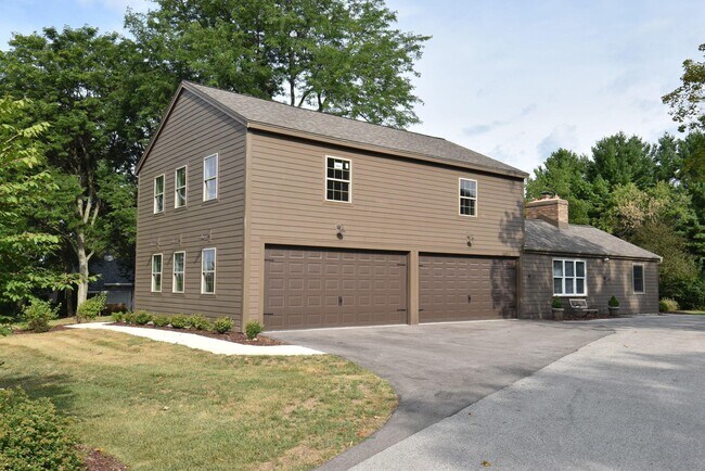 Building Photo - N63W29834 Woodfield Ct
