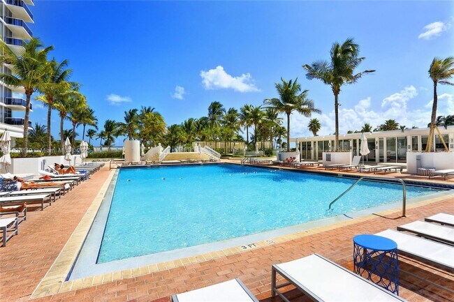Building Photo - 10275 Collins Ave