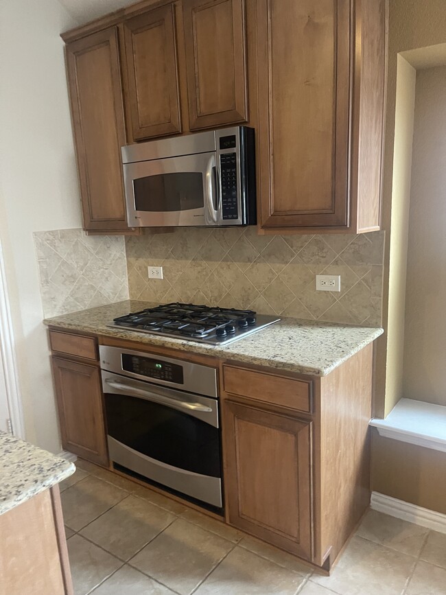 Building Photo - 9317 Jerico Dr