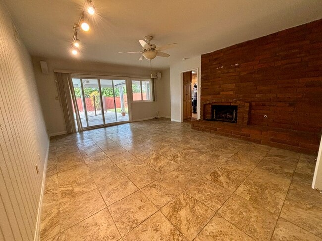 Building Photo - Spacious 4BR San Diego Home with Private Pool