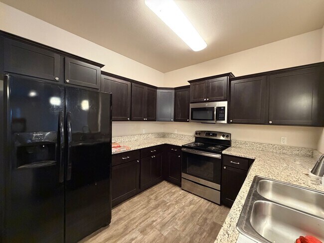 Building Photo - Luxury Town House in Southwest Lubbock