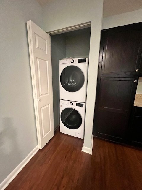 Building Photo - 503 E 6th St