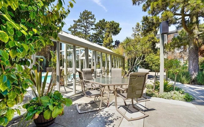 Building Photo - BEST DEAL IN DIAMOND HEIGHTS! Remodeled in...