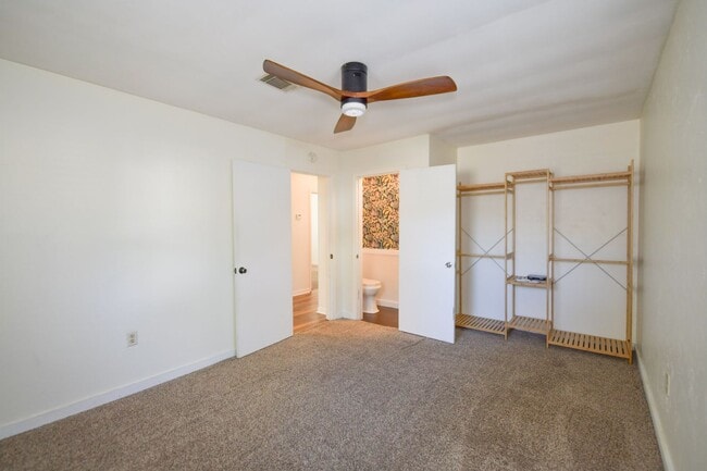 Building Photo - 2125 Hairston St