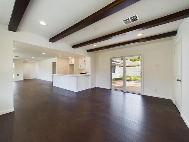 Building Photo - 2231 Latexo Dr