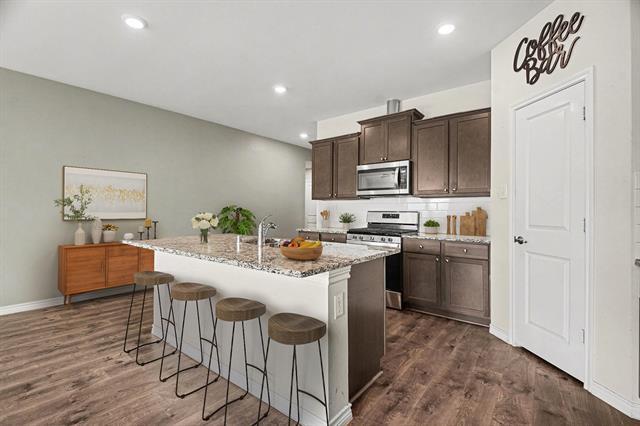 Building Photo - 611 Saddle Club Way