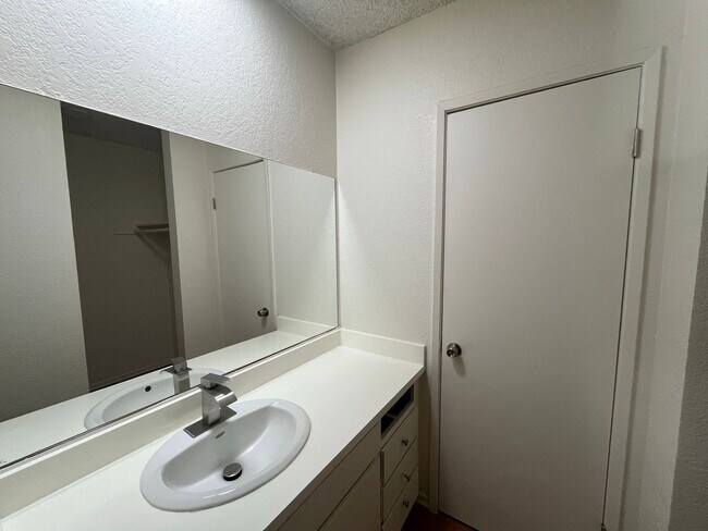 Building Photo - 9010 Tobias Ave