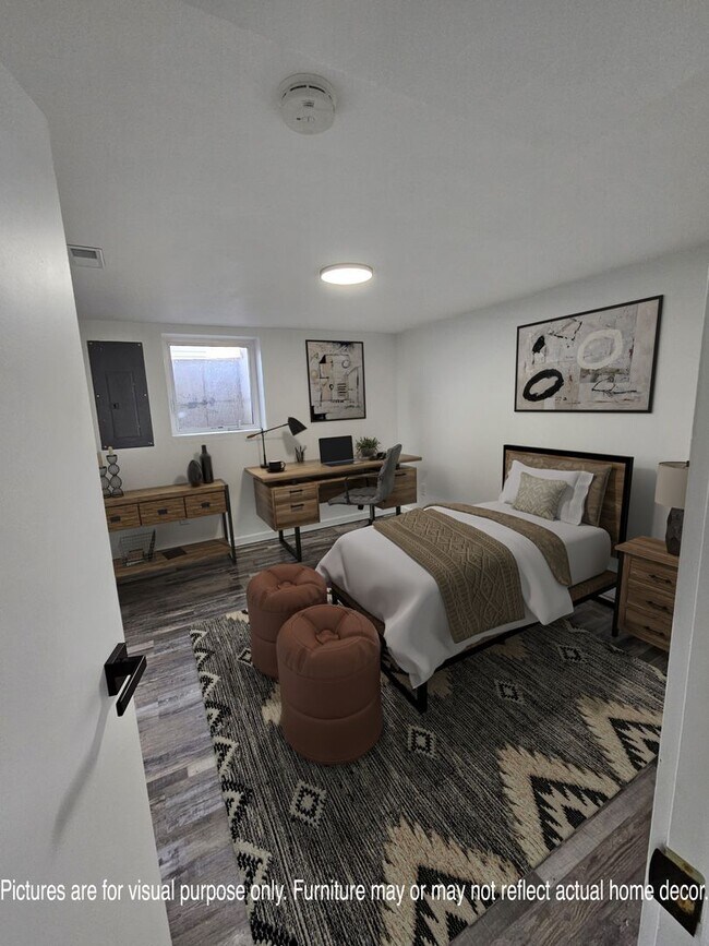 Building Photo - Room for rent near UP #5