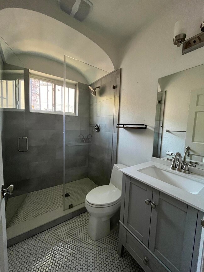 Building Photo - 175 SW 25th Rd