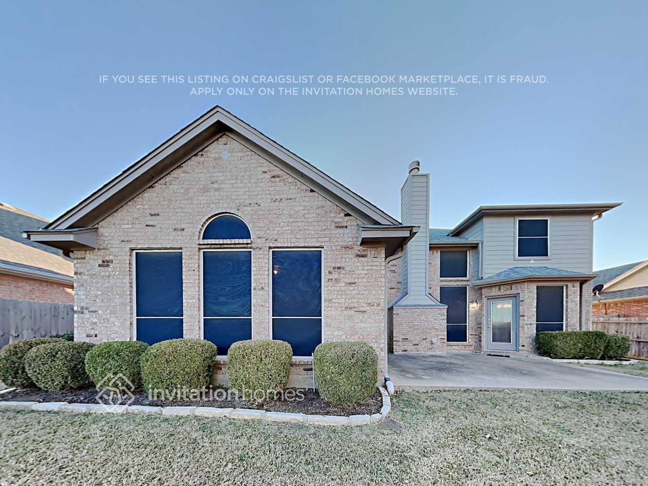 Building Photo - 2206 Kingsley Dr
