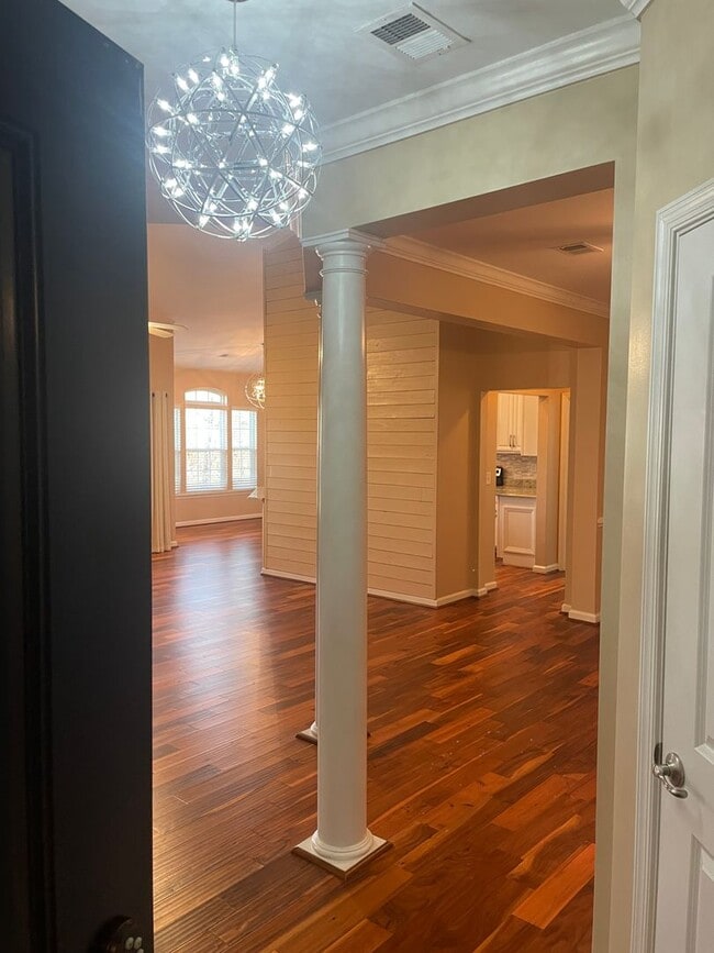 Building Photo - Updated 2  Bedroom, 2 Bath Condo  - Westwood Village at Charter Colony