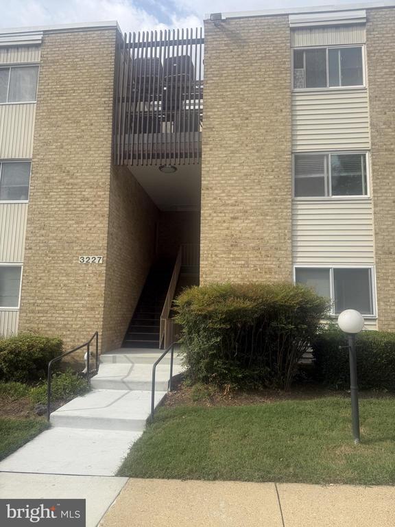 Building Photo - 3227 University Blvd W