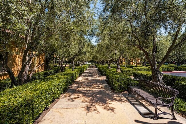 Building Photo - 52 Brindisi