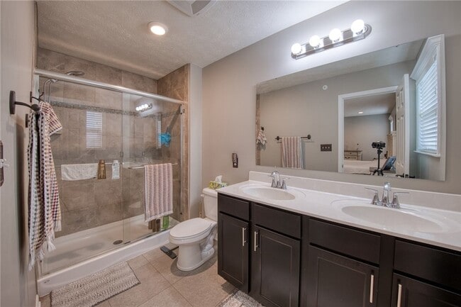 Building Photo - 109 Shaley Dr