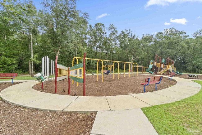 Building Photo - 5253 Peach Dr