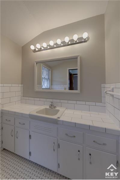 Building Photo - 1143 Patricia St