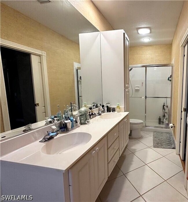 Building Photo - 5601 Cove Cir