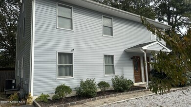 Building Photo - 41 Atlantis Ave