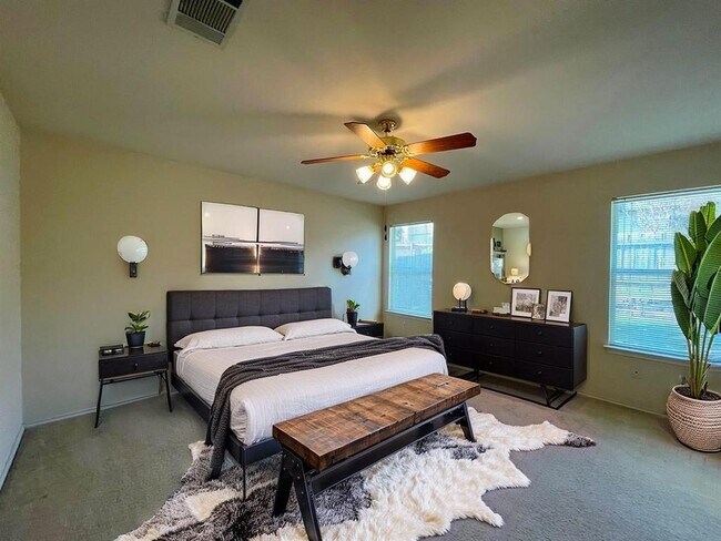 Building Photo - 126 Salado Dr