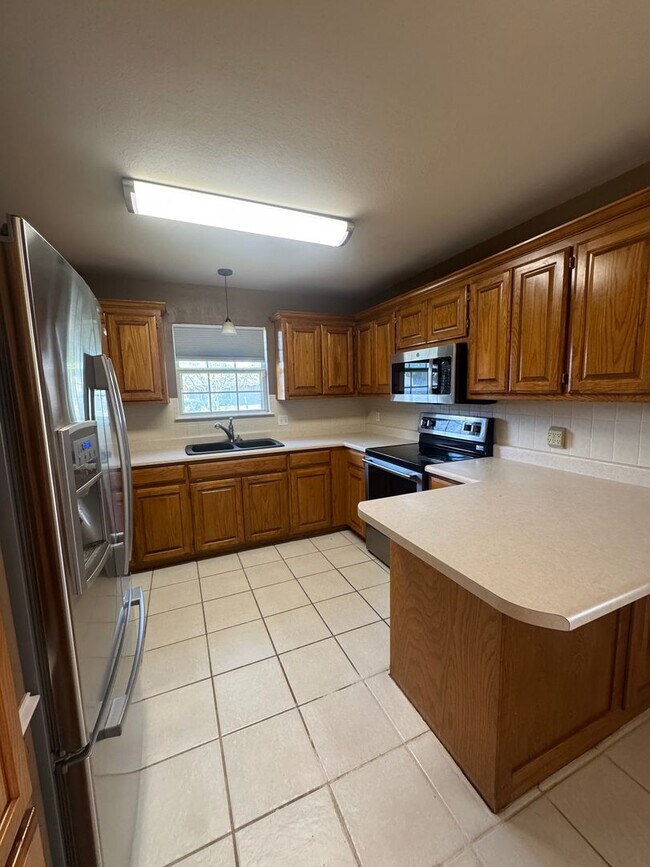 Building Photo - 4210 Catalpa Ln