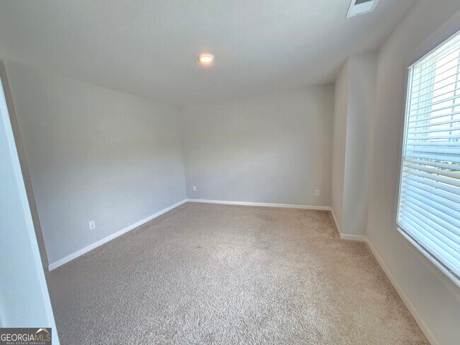Building Photo - 121 Valimar Dr