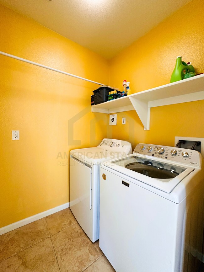 Building Photo - 1623 Barolo Pl