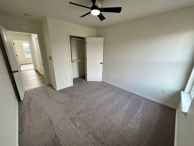 Building Photo - Beautiful 3bed/2bath House Available Near Tinker and Oklahoma Heart Hospital!