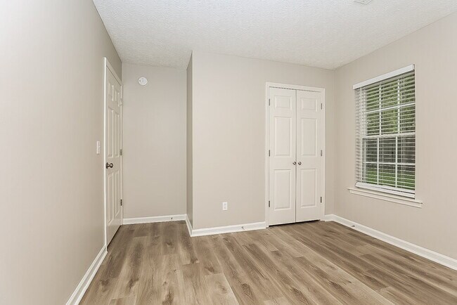 Building Photo - 2044 Horncastle Dr